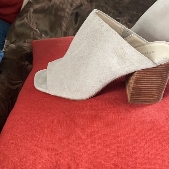 Kenneth Cole Heels - Picture 2 of 9